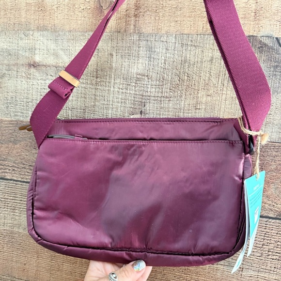 *NWT* TwelveLittle Fanny Pack/Mini Diaper Bag~Wine - Picture 2 of 10